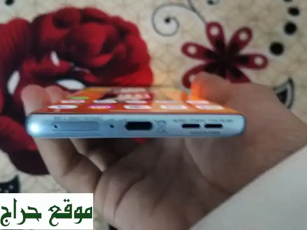 Motorola Edge 50 Fusion: الأناقة المطلقة والقوة الخارقة | 256GB، 8+8GB RAM أبيض بجلد فاخر، NFC و eSIM 3