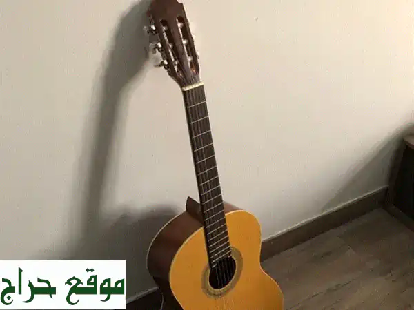 جيتار للبيع شبه جديد - نظيف جداً وصوت ساحر! فرصة لا تعوض لعشاق الموسيقى 3