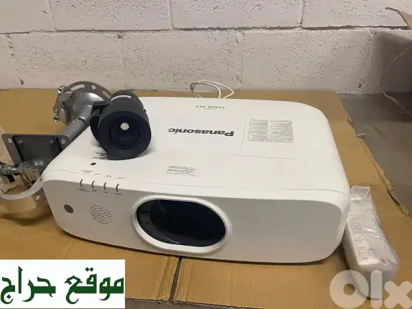 حزمة فاخرة متكاملة: نظام سينما منزلية احترافي، فعاليات وعروض تقديمية مبهرة | بروجكتر، سماعات، مايكروفونات والمزيد | حالة ممتازة للبيع في بيروت