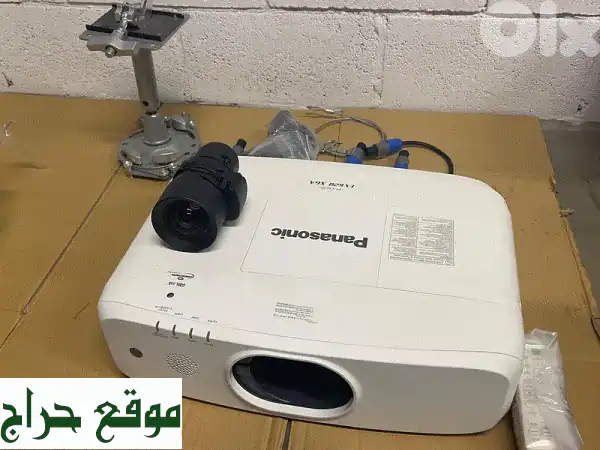 حزمة فاخرة متكاملة: نظام سينما منزلية احترافي، فعاليات وعروض تقديمية مبهرة | بروجكتر، سماعات، مايكروفونات والمزيد | حالة ممتازة للبيع في بيروت 3