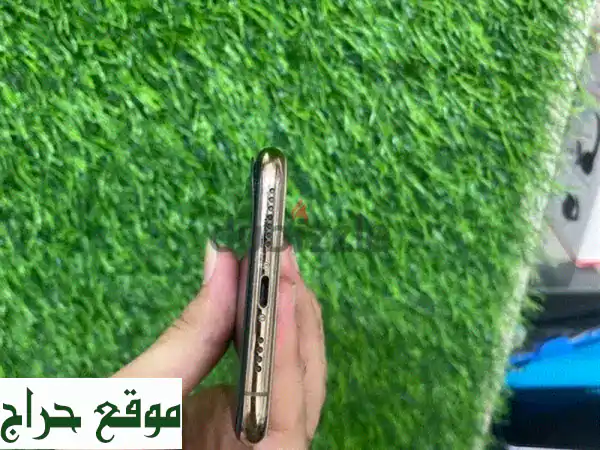 ⚡️ فرصة ذهبية! ايفون Xs Max ذهبي 256 جيجا | كالجديد - لم يُصلح قط | مسقط السيب 3