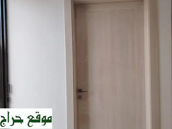 أبواب WPC ضد الماء: أناقة، عزل، ومتانة. بديل الخشب الأذكى! 4