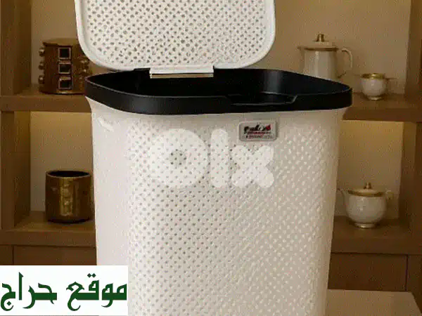 سلة غسيل بلاستيك ثقيلة بغطاء - حجم كبير | تنظيم مثالي للملابس والألعاب | متوفرة الآن بسعر 7$!