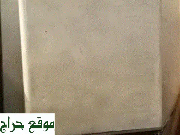 فرصة لا تعوض! ثلاجة صغيرة للبيع بحالة ممتازة | مثالية لمكتبك، غرفتك، أو استوديو! (جاهزة للاستخدام) 2
