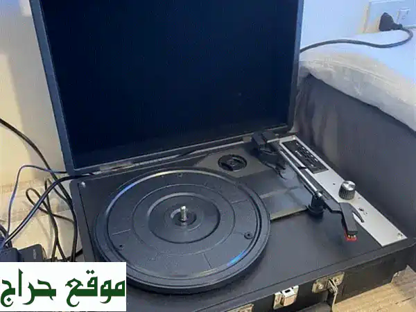 مشغل أسطوانات فينيل كأنه جديد للبيع | استخدام شهر فقط (23 مرة) | جودة صوت استثنائية 2