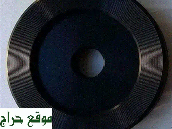 فرصة لمحبي برايان فيري وروكسي ميوزيك: أسطوانة فينيل "Another Time, Another Place" نادرة ومستعملة - تجربة صوتية فريدة! 4