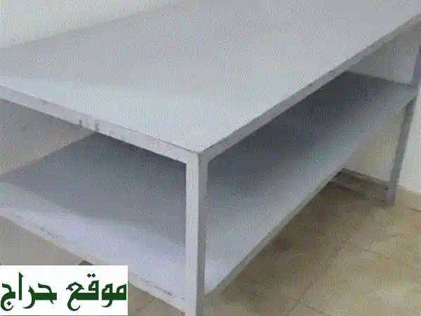 فرصة لا تفوت: طاولتان أنيقتان للبيع بحالة ممتازة – أثاث منزلي عملي وجميل
