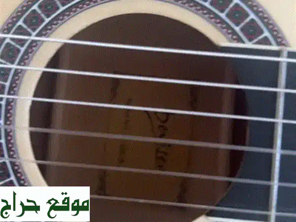 جيتار 6 أوتار بحالة ممتازة: جاهز للعزف فورًا - نظيف وملمع! 2