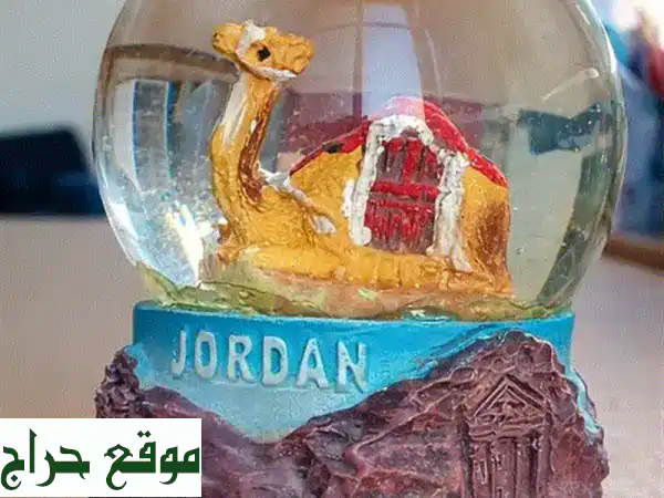 اكتشف روعة الأردن: كرة زجاجية تذكارية بالجمل والبتراء | هدية فاخرة 3