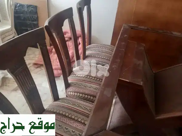 فرصة ذهبية: طقم سفرة عرمون فاخر جديد كلياً - طاولة وكراسي منجدة! 2