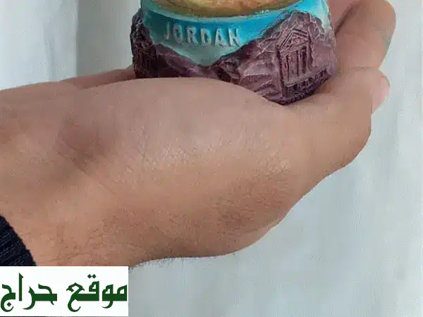 اكتشف روعة الأردن: كرة زجاجية تذكارية بالجمل والبتراء | هدية فاخرة 2