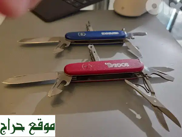 عرض حصري: زوج سكين فيكتورينوكس سويسري أصلي (1 أزرق، 1 أحمر) | هدية عملية ومميزة! 4