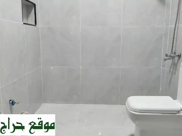 مبلط أبو مكة: خبير تركيب سيراميك وبورسلان بدقة متناهية وضمان الجودة! 3