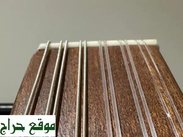 عود مصري أصيل جديد 'جوهرة الفن' | تجربة عزف فاخرة مع حقيبة (900 درهم) 4