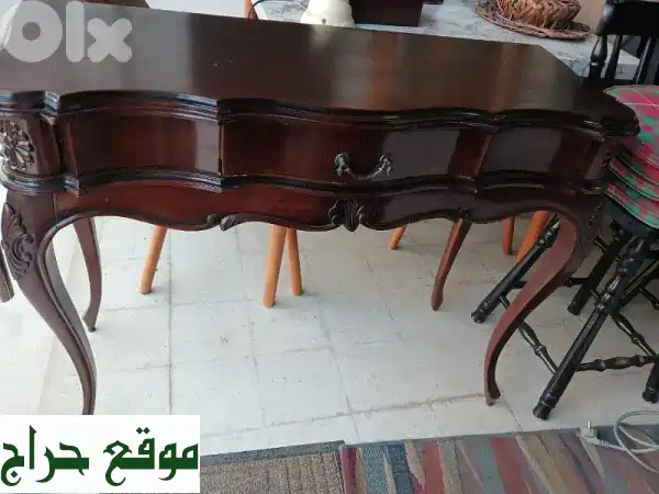 كونسول إيطالي فاخر شبه جديد | أناقة منزلية خالدة (فرصة لا تعوض!)