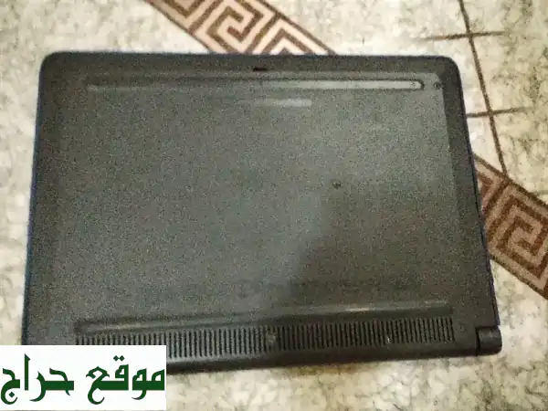 لابتوب dell للمدارس للبيع مكسور من أطراف الشاشة يشتغل معا شاحن استعمل سنة لون أسود ومن الأطراف أزرق ... 3