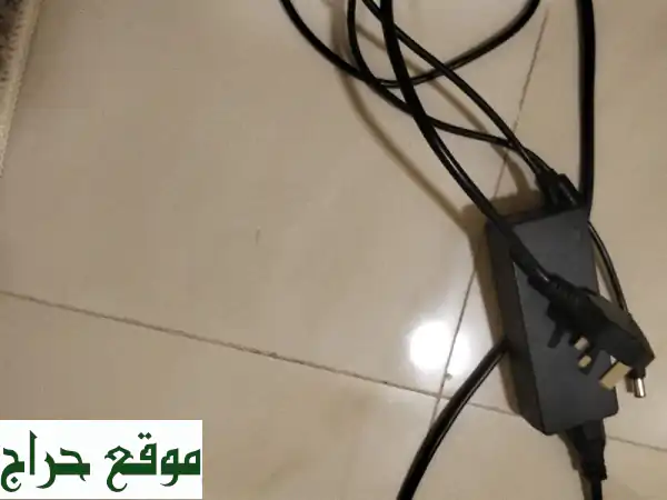 لابتوب dell للمدارس للبيع مكسور من أطراف الشاشة يشتغل معا شاحن استعمل سنة لون أسود ومن الأطراف أزرق ... 4