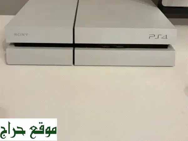 اقتنِ الآن: بلايستيشن 4 جلاسيير أبيض (9/10) - 500GB | يد تحكم | ألعاب + لعبة مجانية! 2
