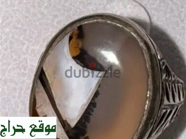 خاتم عقيق يماني أصيل وفضة بحرينية ثقيلة: تحفة رجالية فريدة من نوعها