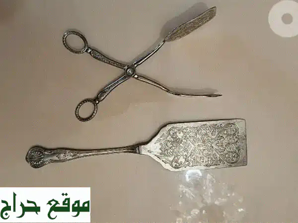 أدوات تقديم فضية فاخرة | ملقط 22 سم وسباتولا 30 سم | تصميم محفور وأنيق لمائدتك