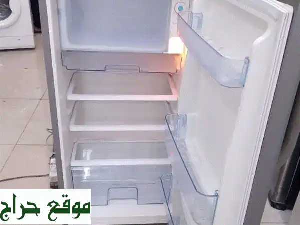 فرصة! ثلاجة للبيع بحالة ممتازة وشبه جديدة - توصيل مجاني وضمان 15 يوم! 3