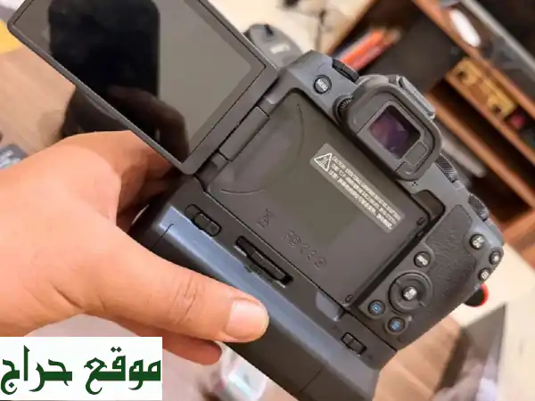 فرصة ذهبية: كاميرا Canon EOS R8 حزمة كاملة - شبه جديدة تمامًا مع ملحقاتها الأصلية! 2