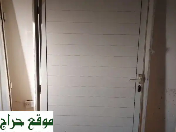 فرصة لا تعوض! 9 أبواب ألومنيوم فاخرة بحالة ممتازة للبيع في أبوظبي | مصفح الصناعية 3