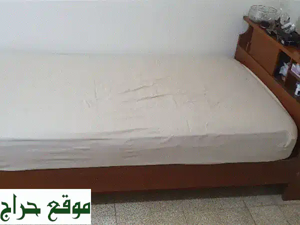 فرصة لا تفوّت: سرير مفرد ونص (٢٢٠x١١٠) بمرتبة وجرور - أناقة عتيقة بـ 100$ فقط في بيروت! 3