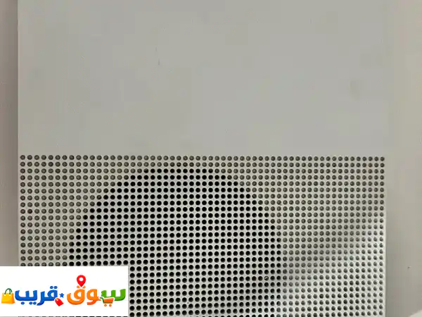 XBOX one S + 2 Controllers 2