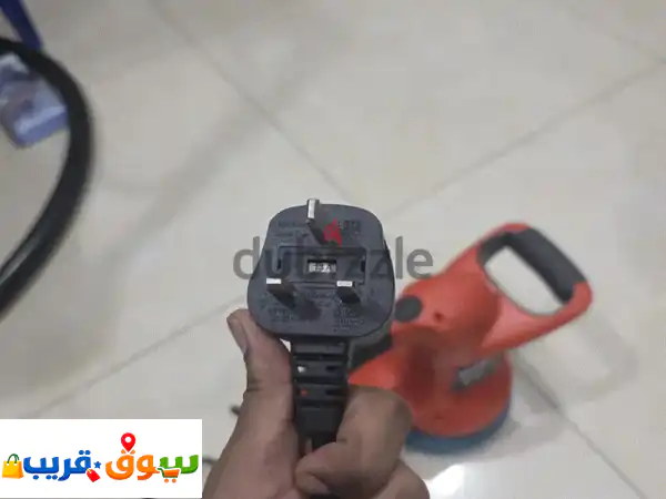 Black and Decker random orbit waxeru002 F polisher 4