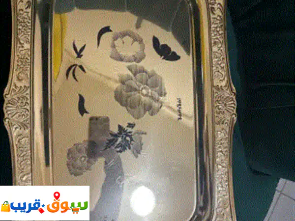 للبيع صواني تقديم جديدة لم تستعمل نهائيا، مطلية ذهب، مقاسات مختلفة