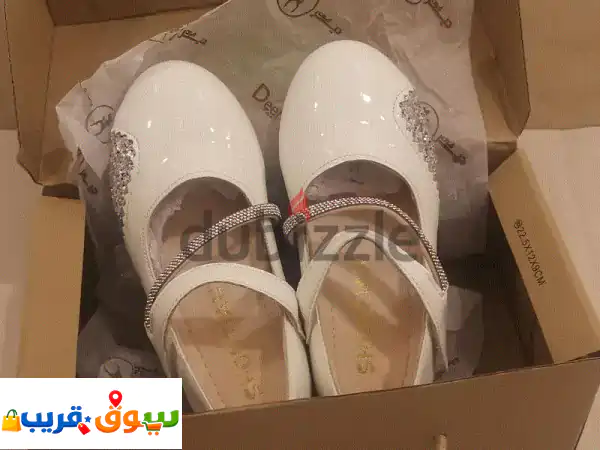 حذاء بناتي جديد للبيع