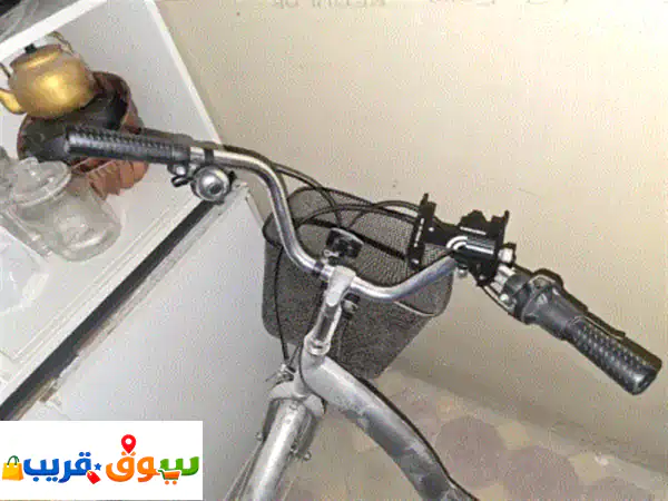دراجة هوائية (سيكل) بحجم 26 انش يحتوي على 6 سرعات وفيه سلة تخزين + حامل خلفي. للعلم السيكل مناسب ... 2