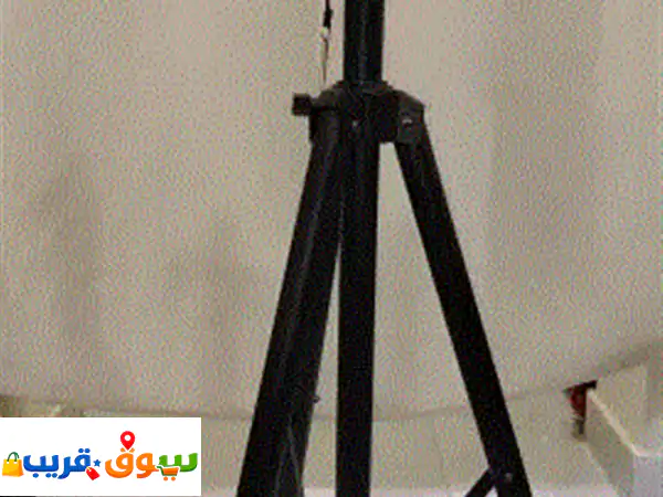 ستاند سماعات كبيرة قوي وجديد مستعمل مرة واحدة فقط السعر قابل للتفاوض 3