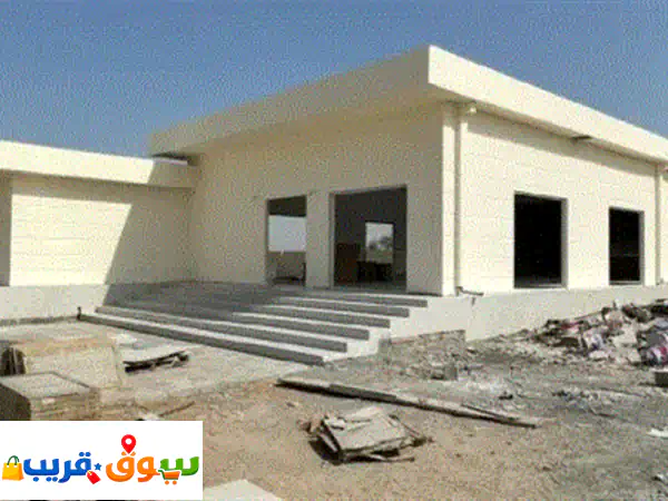 تنفيذ أعمال العوازل من الحرارة أو الماء والأصباغ الداخلية والخارجية والديكور والصيانة وأعمال ... 2