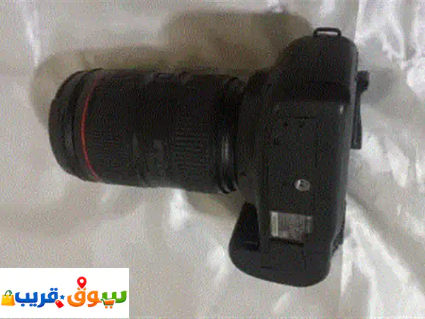 كاميرا كانون 5d iv mark 4 بحالة ممتازة جدا مع عدسة 105  24 وبطارية أصلية وشاحن وصندوق الشركة