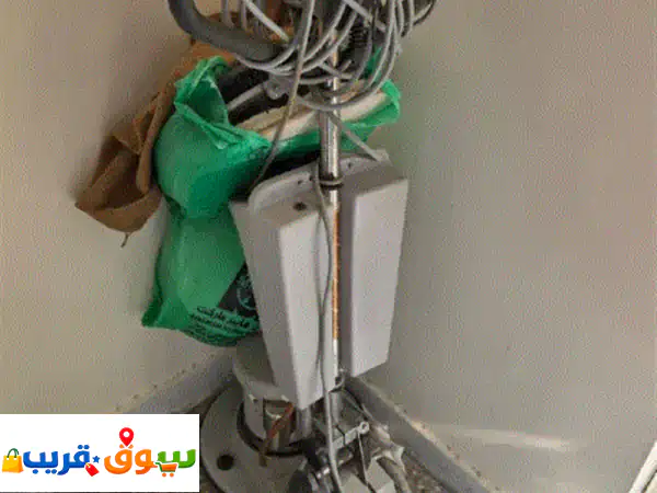 للبيع معدات تنظيف لشركة نظافة مكينة تنظيف السيراميك مكنسة كبيرة ومكينة ضخ مياه بحالة جيده جدا ...