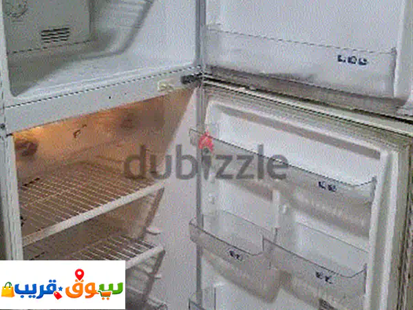 فرصة مميزة: ثلاجة سامسونج مستعملة للبيع بحالة ممتازة - سعر قابل للتفاوض! 2