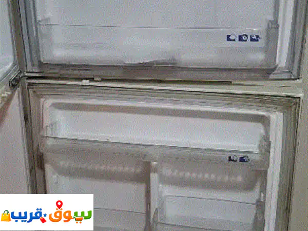 فرصة مميزة: ثلاجة سامسونج مستعملة للبيع بحالة ممتازة - سعر قابل للتفاوض! 4
