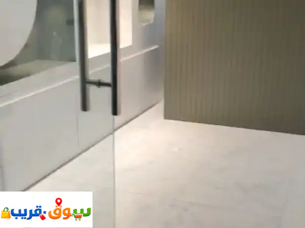 رخصة تجاريه محل عطور للبيع ويوجد مكان المحل أيضا وذا كان الرخصة لوحدها والمحل لوحدة ما في مكله