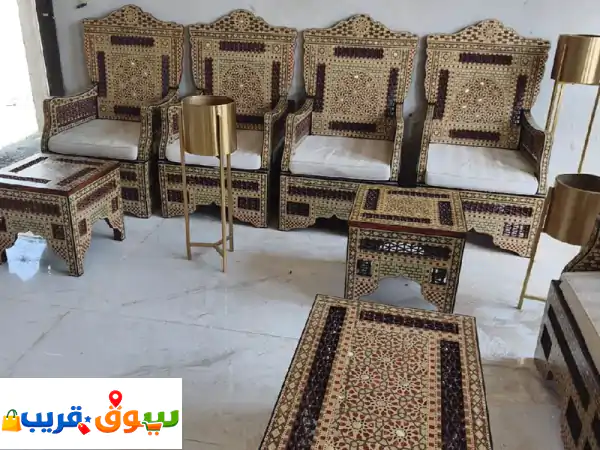 يوجد صالون 7 قطع للبيع استعمال شهرين خشب زان أصلي السعر 1100 درهم