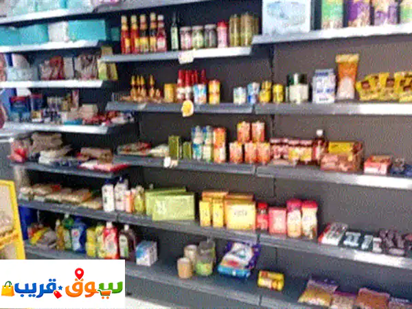 معدات بقالة كاملة للبيع - أرفف، خزائن، لوجو | حالة ممتازة، استعمال أقل من 6 شهور!