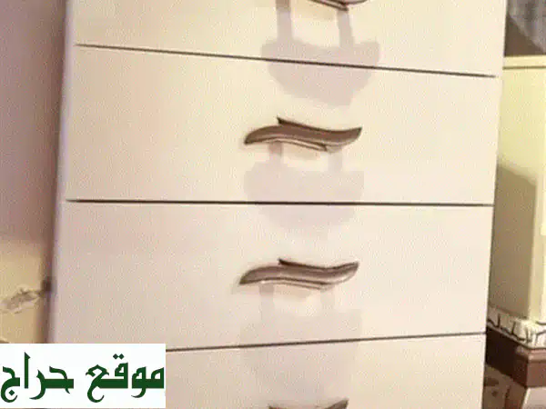 غرفة نوم من غير دولاب