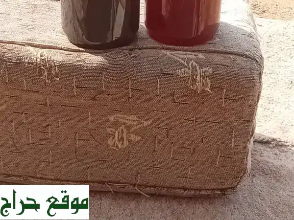 عندي عسل معصور طيب مراعي وعسل طلحة وعندي عسل سدره المعروف لا يعرف لي صامل يتم تواصل معي