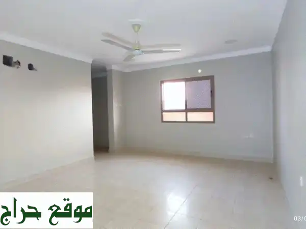 البحرين  الحد / للإيجار شقة واسعة. تتكون من 2 غرف...