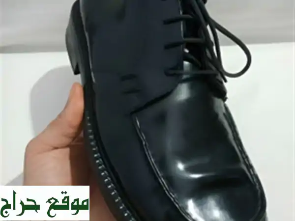 Chaussure homme original en cuire pointure 42.ماتزيدش تشري صباط