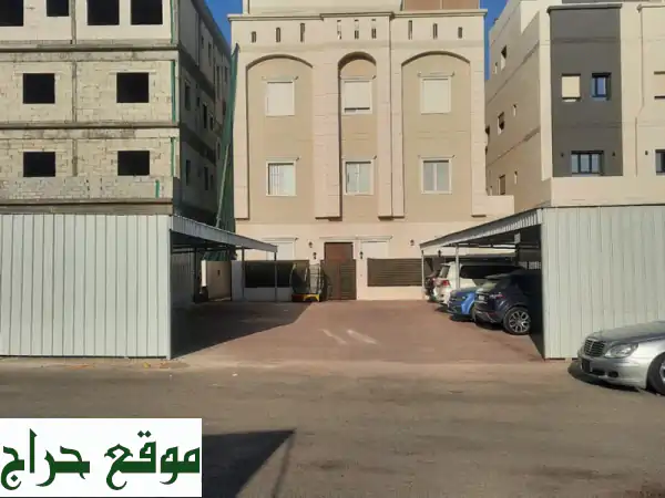 للإيجار شقة أرضية في أبو حليفة على طريق الفحيحيل الفلل 3 غرف منهم واحدة ماستر وصالة وغرفتين بينهم ...