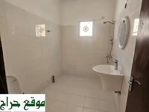 للإيجار شقة في الطابق الأرضي في الفنطاس لسكن العائلات فقط ومطلوب عقد زواج. عبارة عن غرفتين وصالة ...