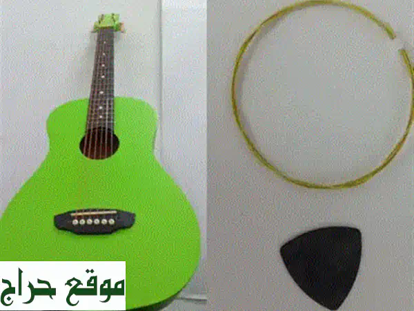 جيتار Squier الصوتي (مستعمل بحالة ممتازة) - رفيقك الموسيقي الجديد بانتظارك! (قابل للتفاوض)