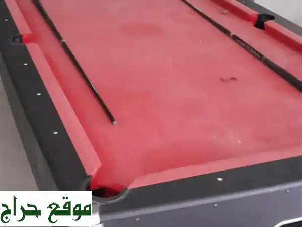 فرصة ذهبية! طاولة بلياردو خشب فاخرة بحالة ممتازة - 1500 درهم إماراتي شامل الملحقات